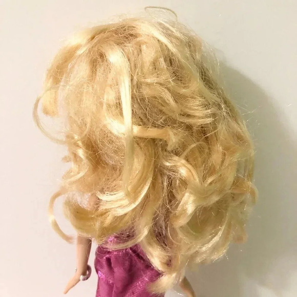 MGA Bratz Cloe Fashion Show Evening Wear  Doll Flaws TLC - Picture 7 of 16